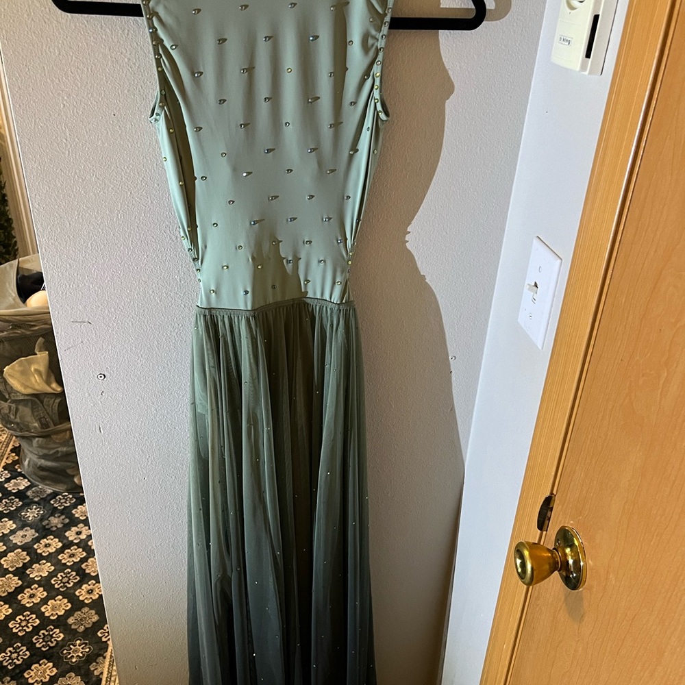Weissmen SA Green Sleeveless Dance Costume Used
